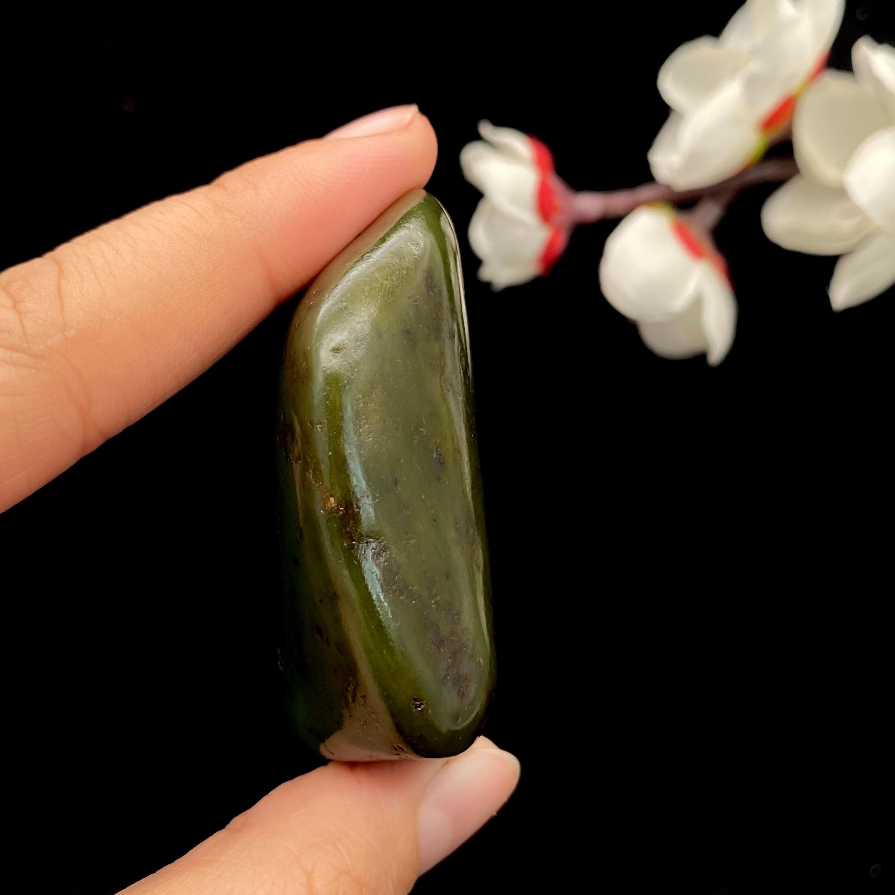 和田玉碧玉籽料原石（51.4g）