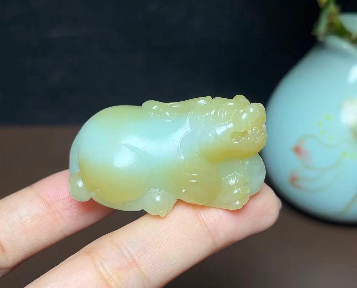 新疆和田玉且末蓝糖料貔貅（47.6g）