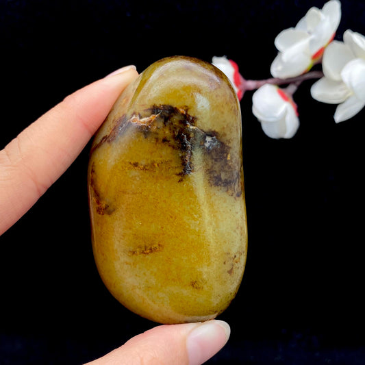 和田玉洒金皮籽料原石（138.3g）