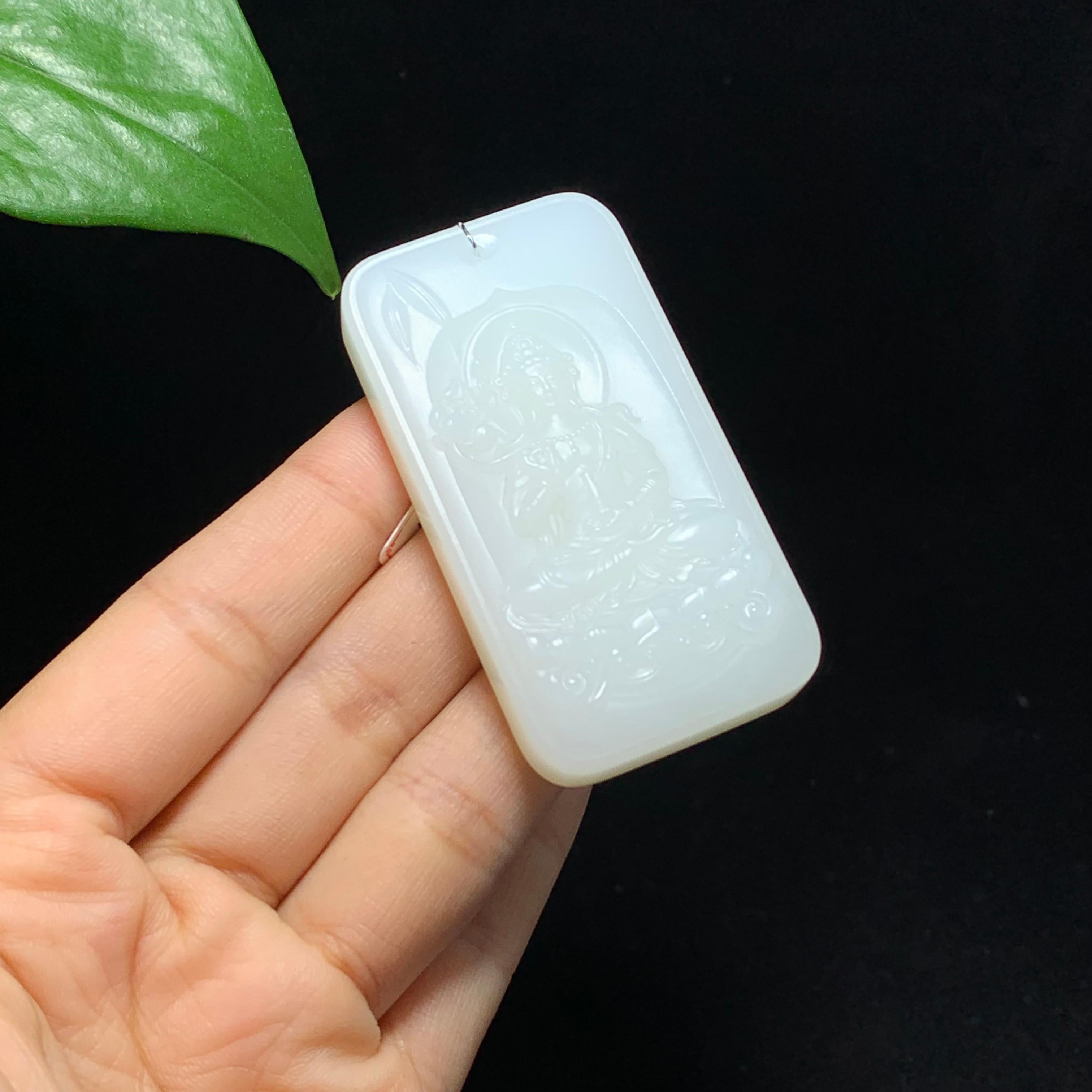 收藏级和田山料羊脂白玉莲花观音挂件（53.8g）