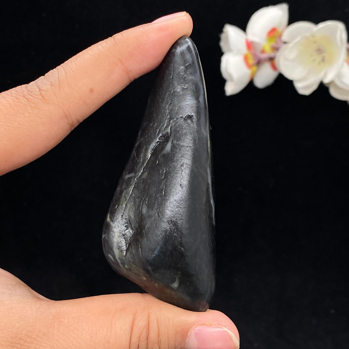 和田玉青花籽料手把件（76.8g）