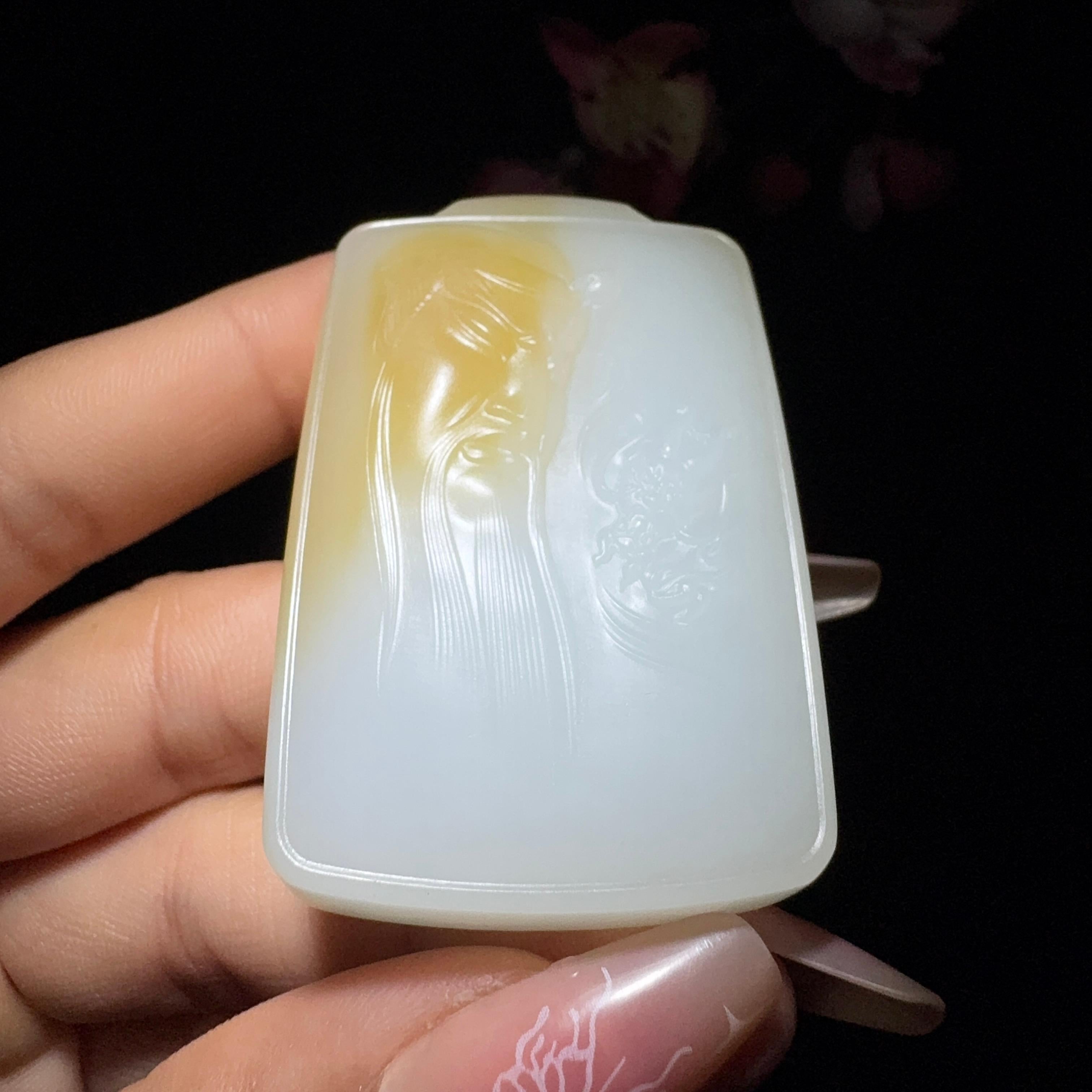 和田玉糖白挂件关公（70.8g）
