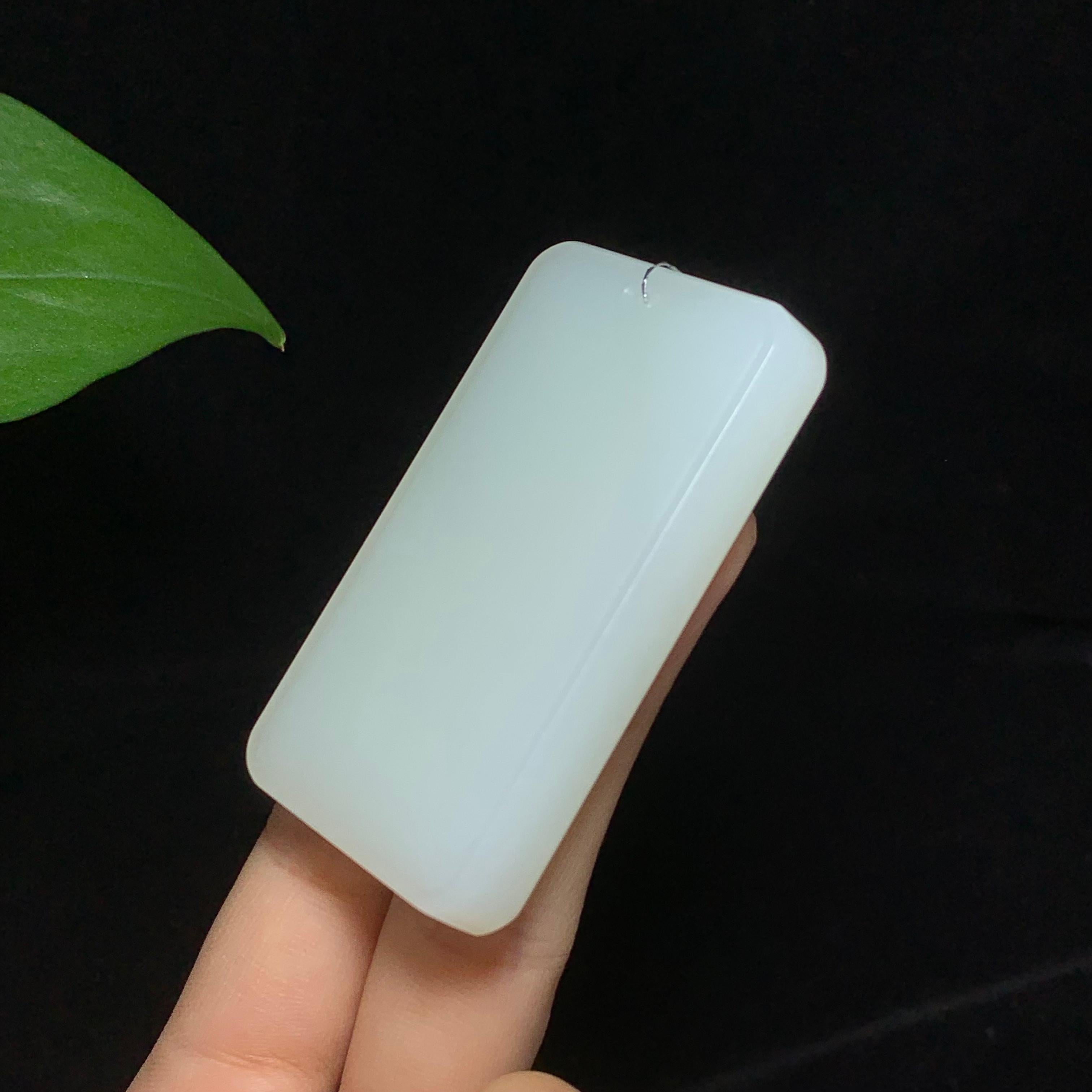 收藏级和田山料羊脂白玉无事牌挂件（61.4g）