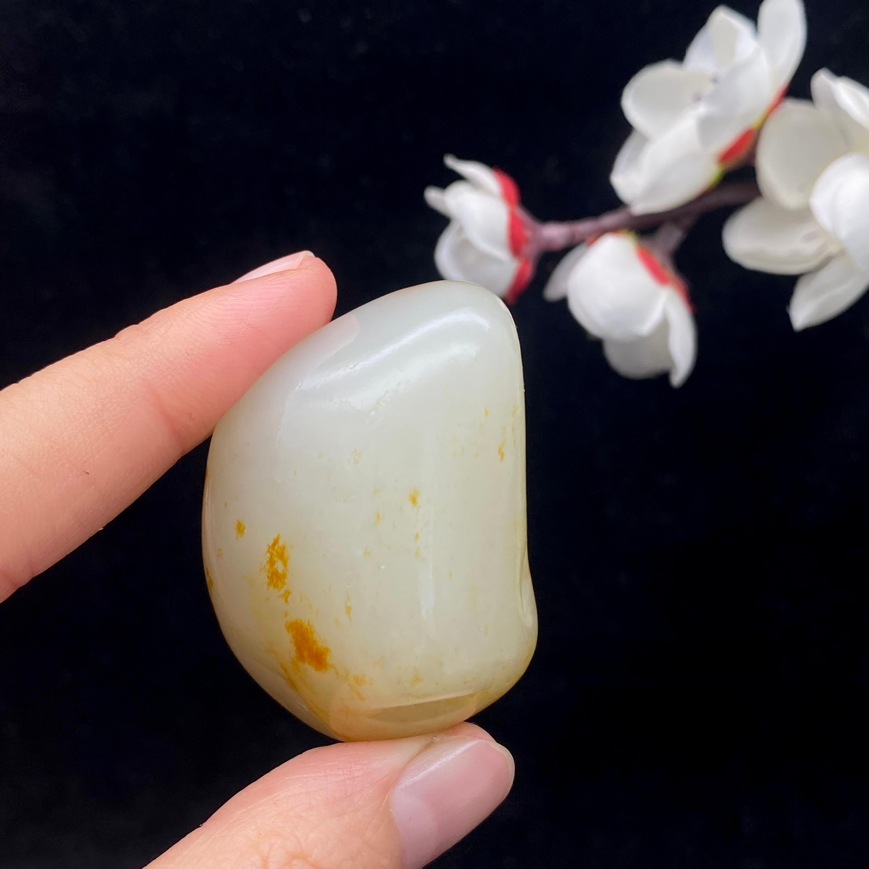 和田玉洒红皮籽料挂件(47.6g)