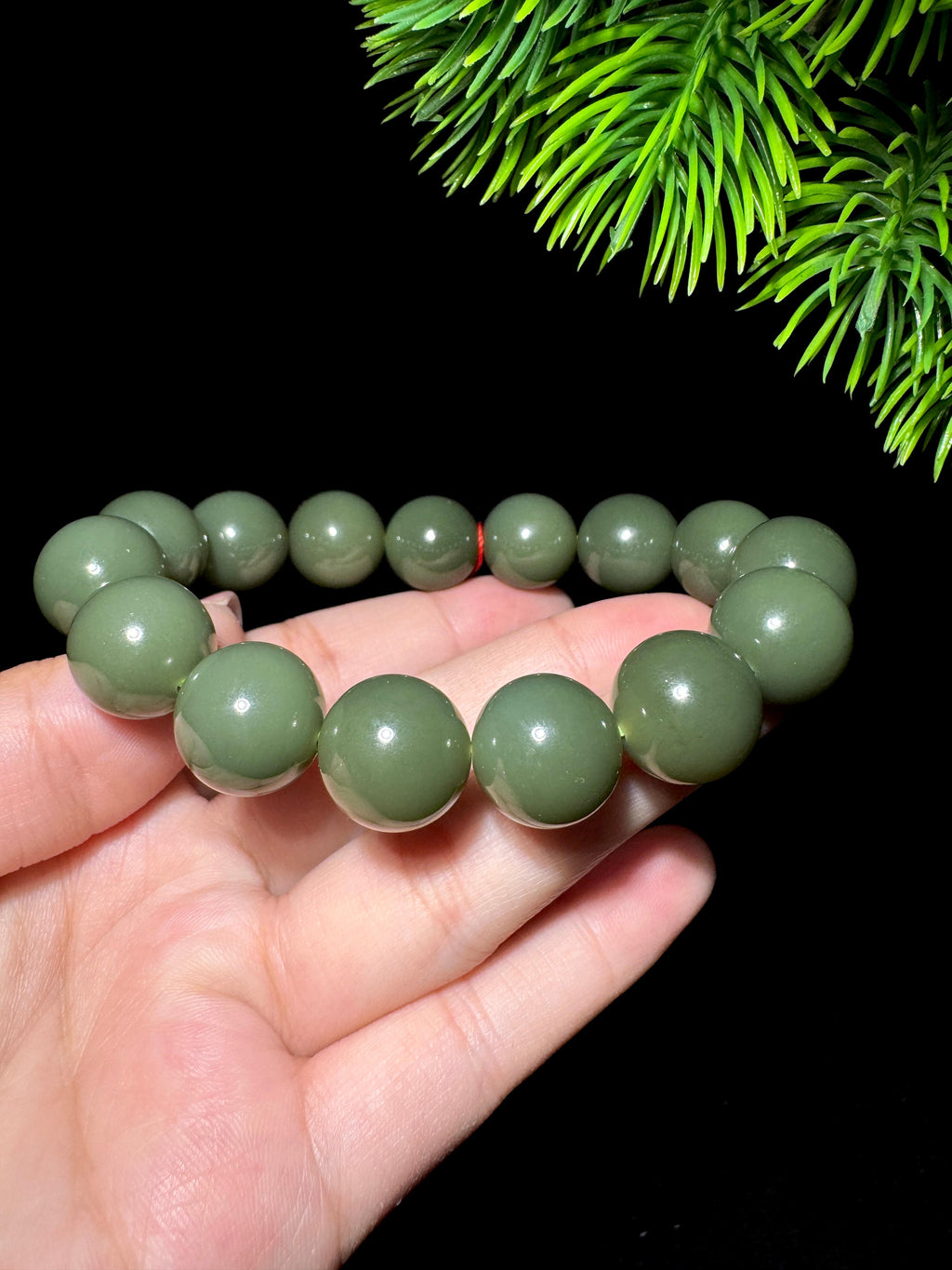 和田玉山料沙枣青圆珠手串（63.6g）