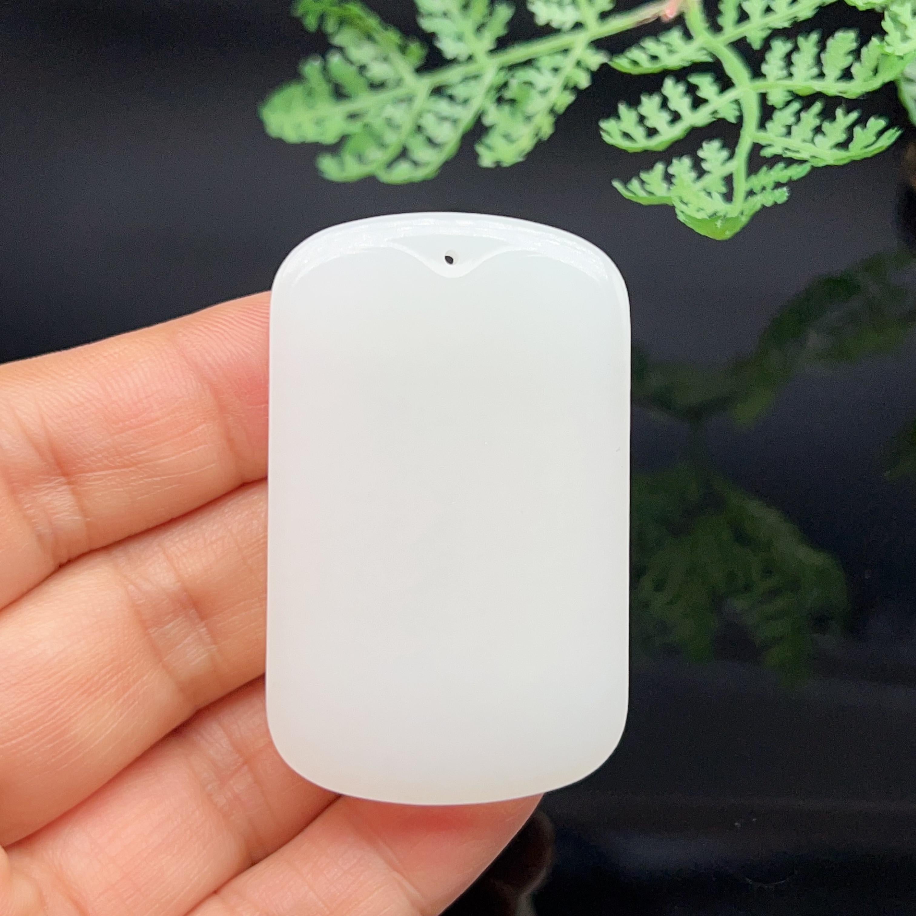 和田玉羊脂白玉无事牌（30.7g）