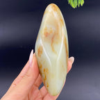 和田玉洒金皮籽料把件（358.55g）