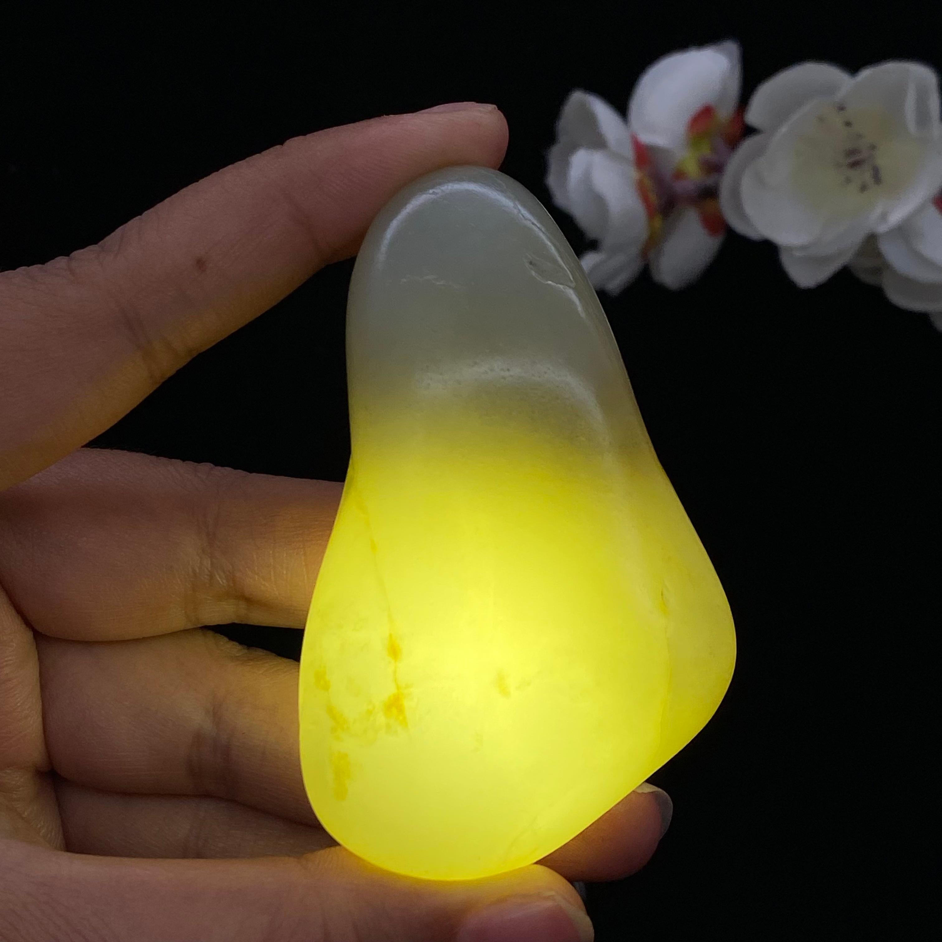 和田玉黄皮青花底籽料手把件（99g）