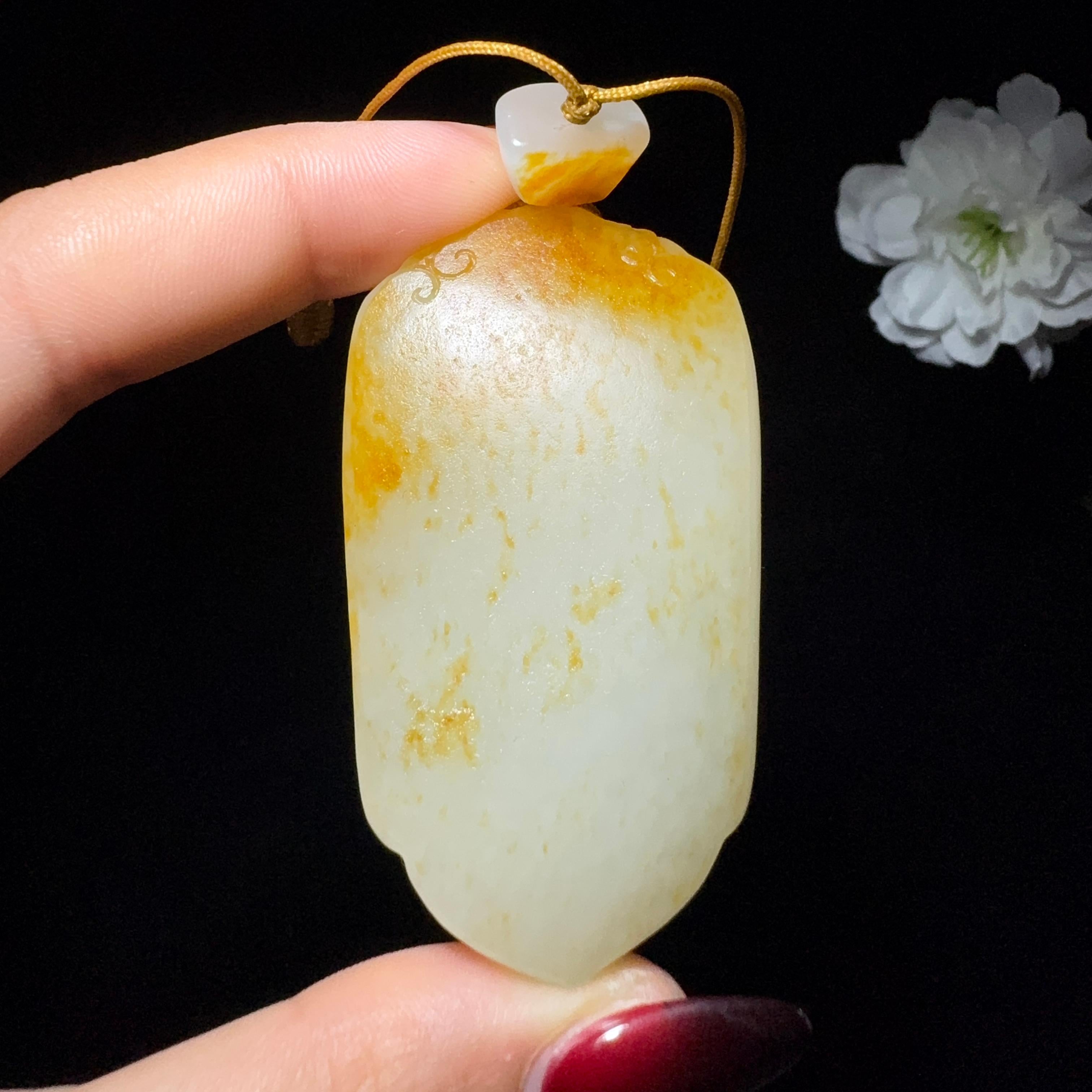 和田玉籽料平安无事牌（64.8g）