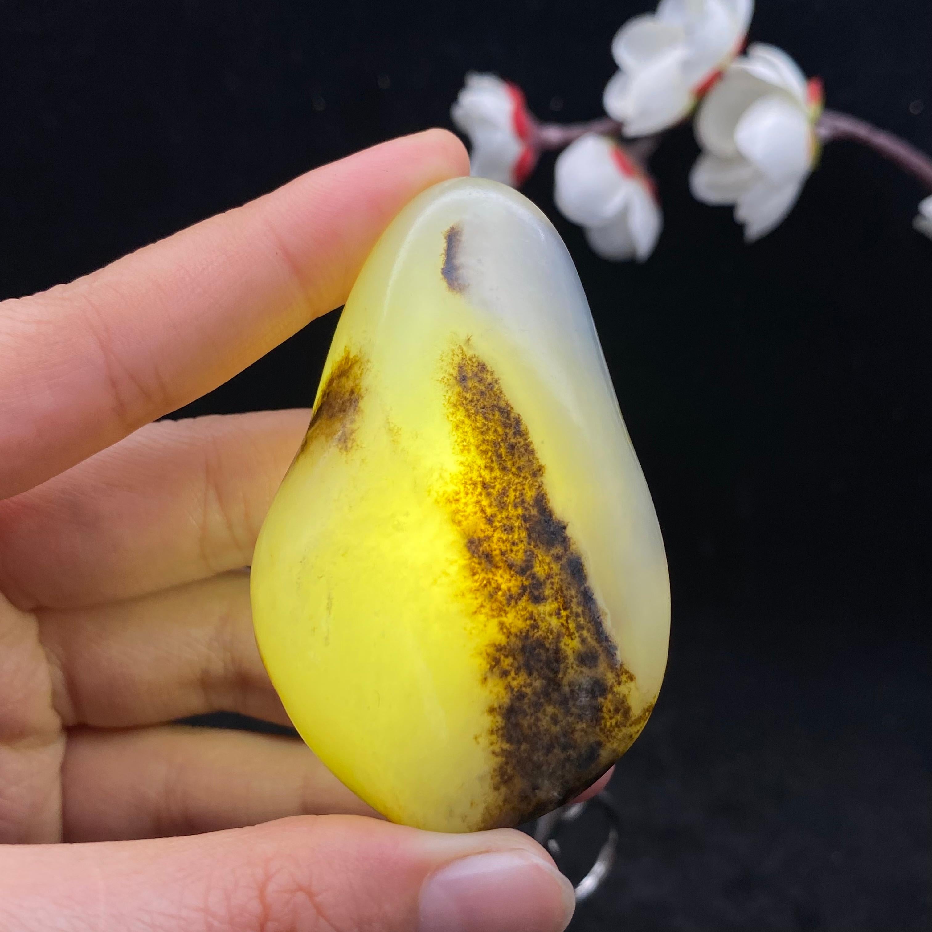 和田玉秋梨皮籽料（66.9g）