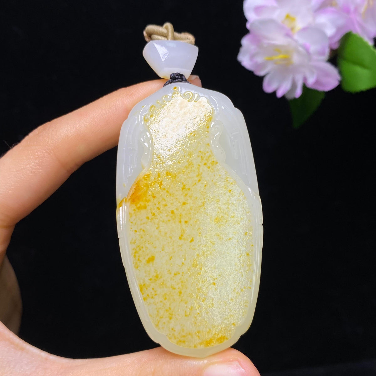 和田玉籽料无事牌（74.7g）