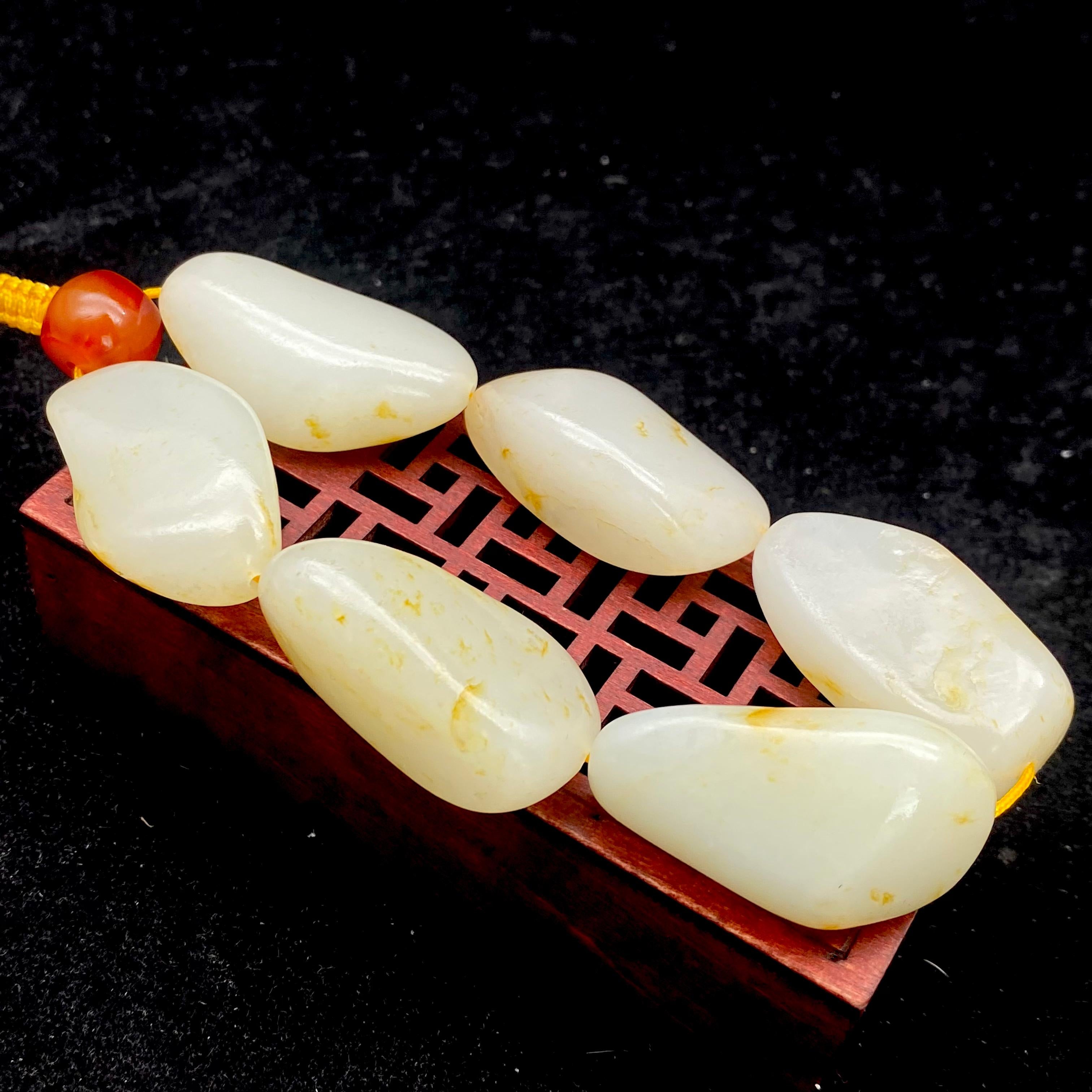 和田玉洒金皮【精品手串】（99.1g）