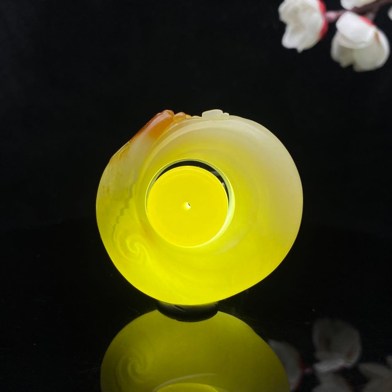 和田玉白玉籽料带翠【连年有余】扳指（72.3g）