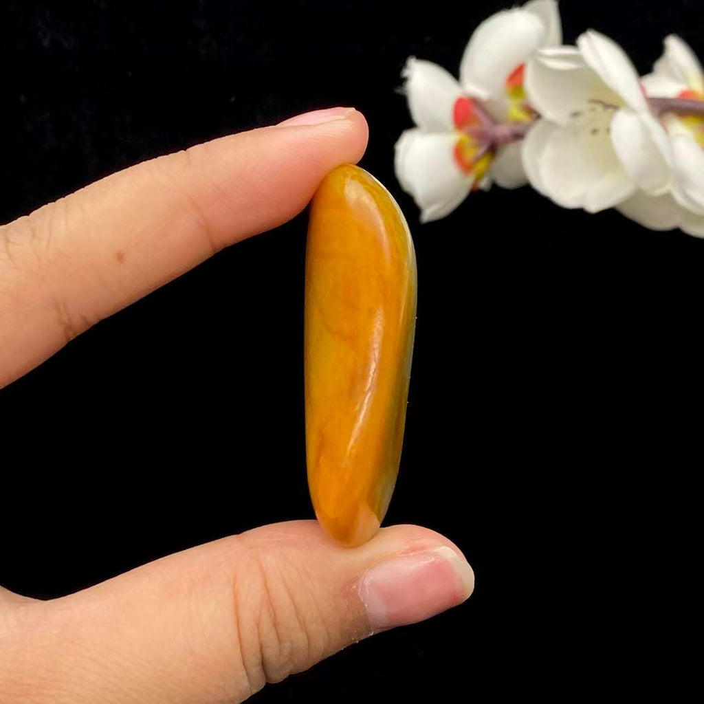 和田玉黄沁皮籽料挂件（38.4g）