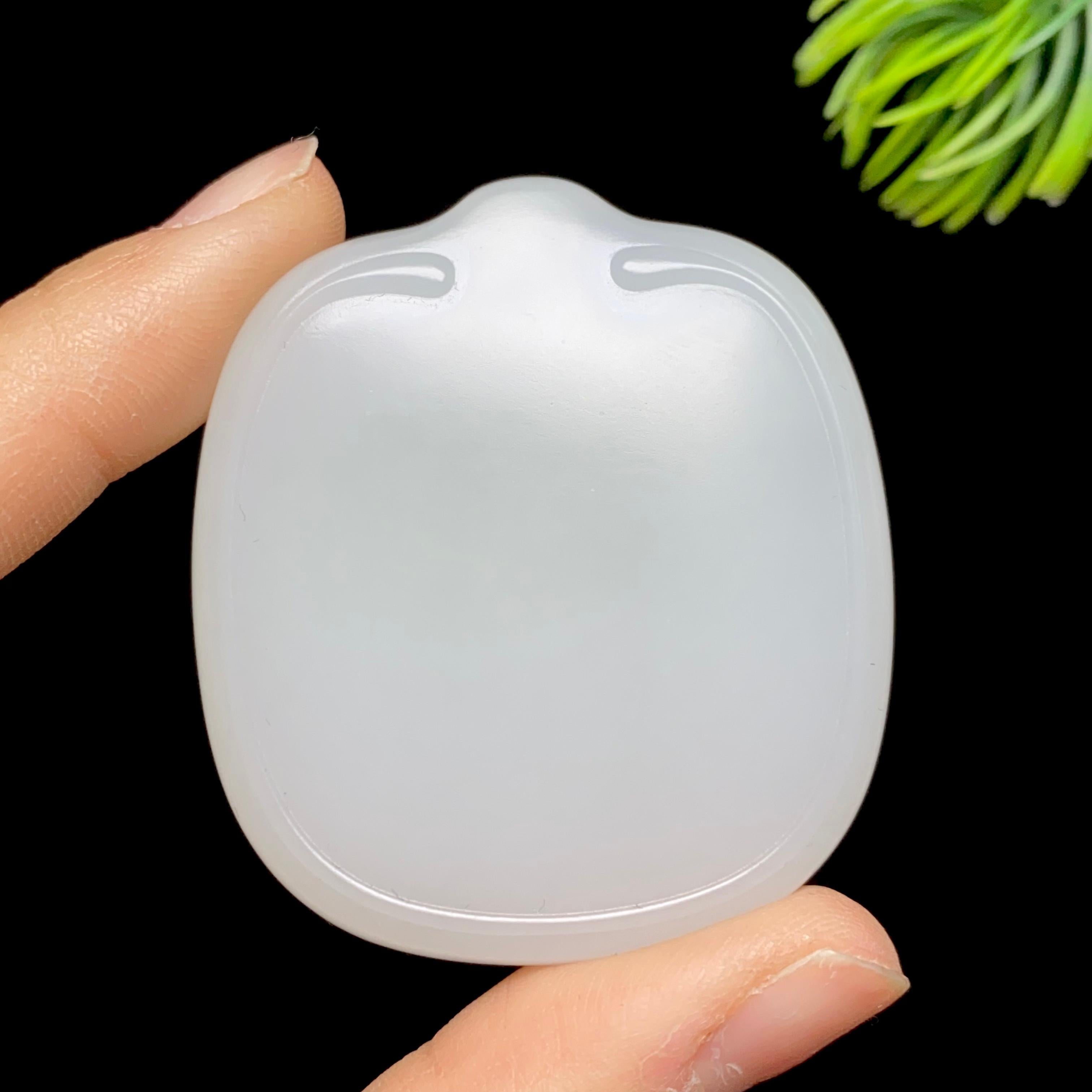 和田玉新疆料白玉无事牌（44.9g）