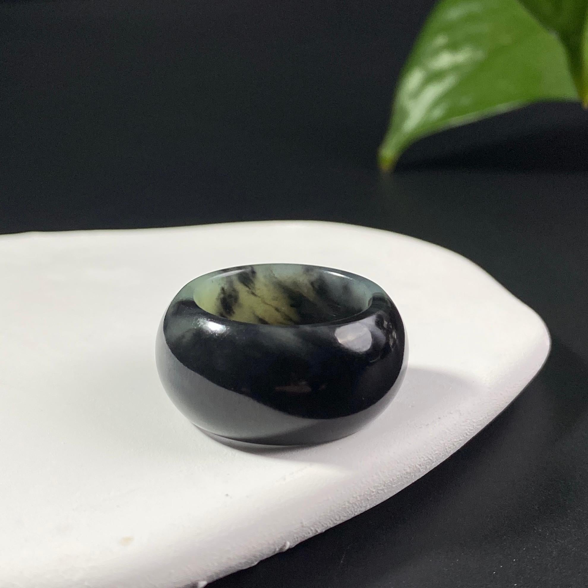 和田玉墨玉指环2607240018（8.4g）