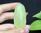 和田玉若羌黄口料站观音挂件（23.2g）