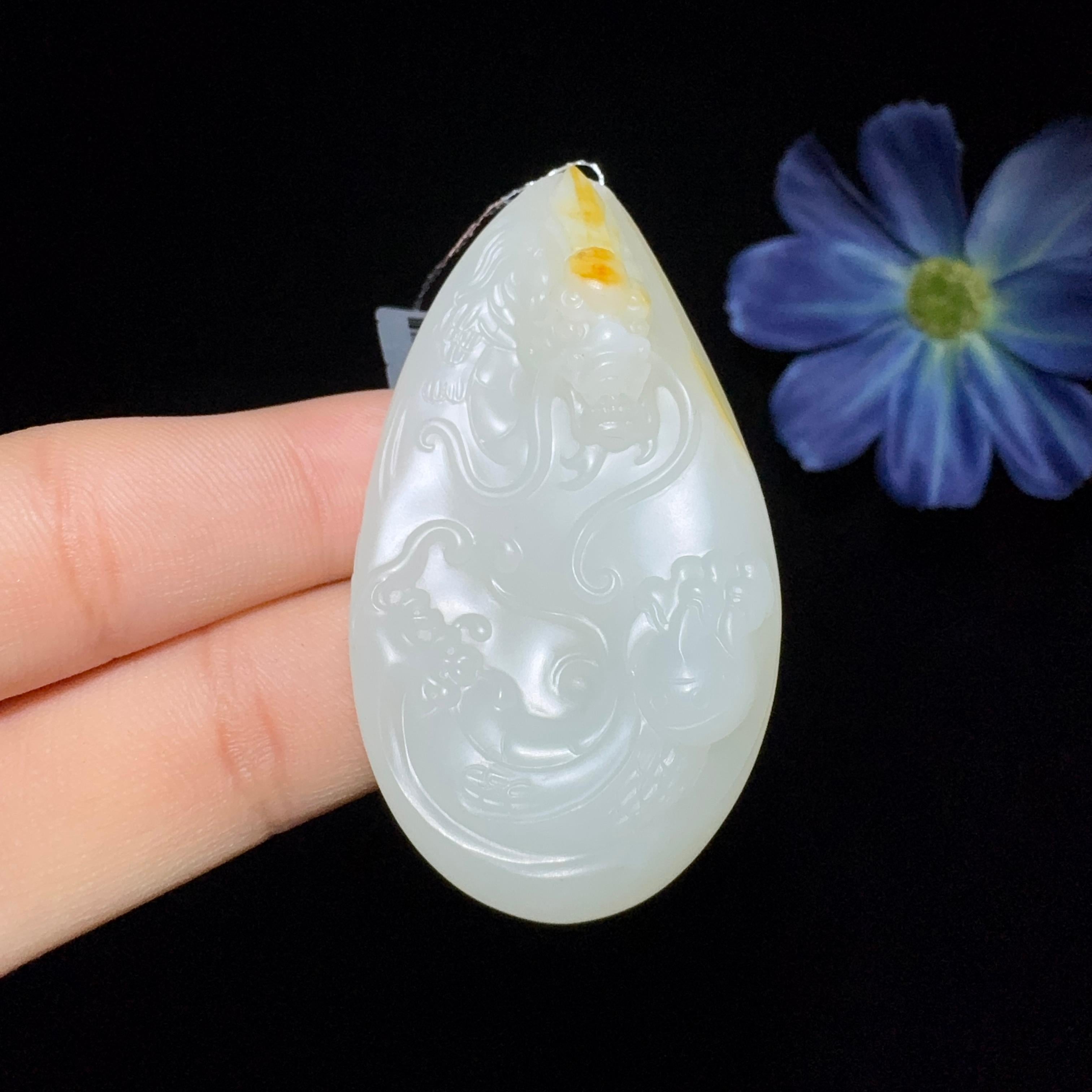 秒杀和田玉籽料挂件龙行天下（29.6g）