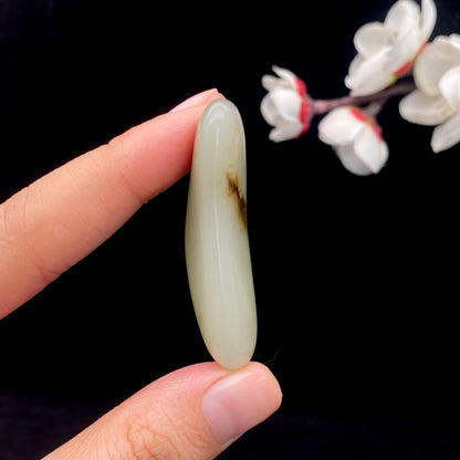和田玉秋梨皮籽料挂件（18.4g）
