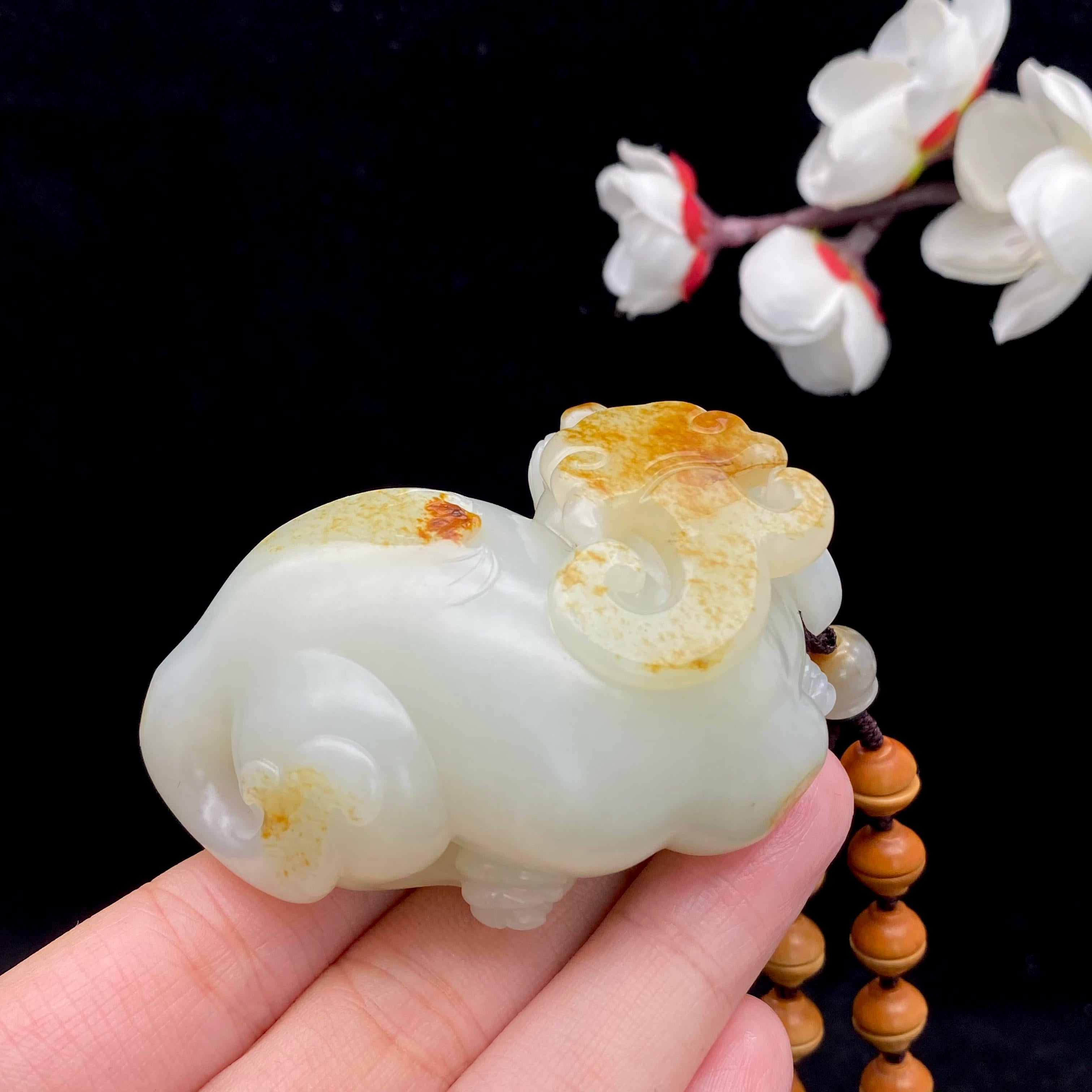 和田玉製貔貅（ヒキュウ) ビルマ翡翠（ジェイダイト） 貔貅(ヒキュウ)の彫刻＆ラウンド