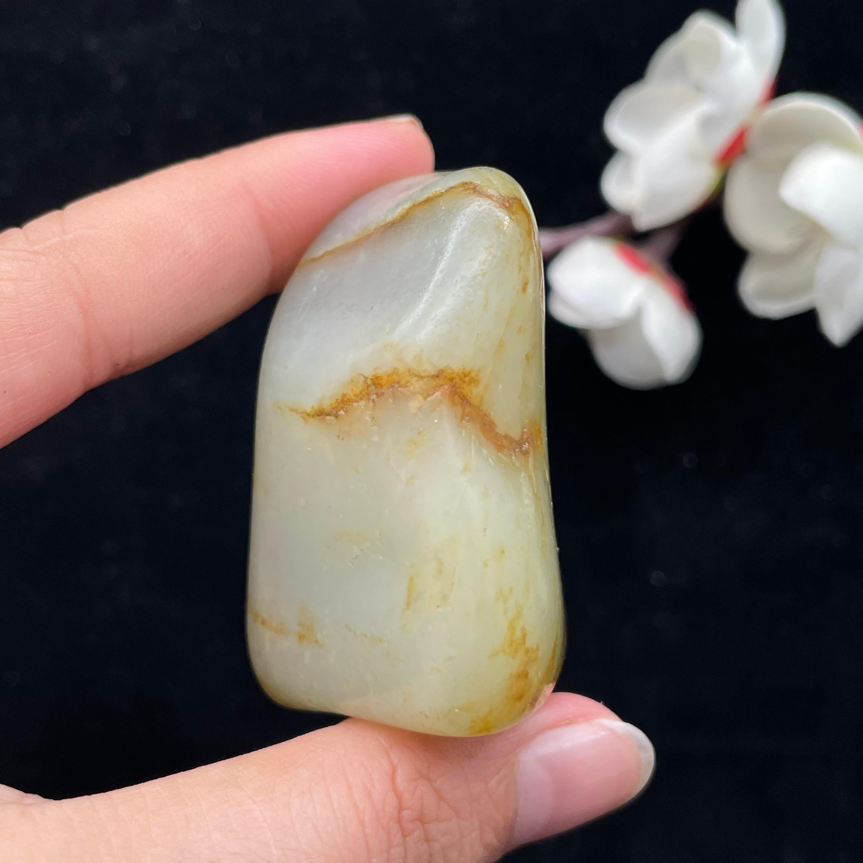 和田玉洒金皮青花底籽料（104.8g）