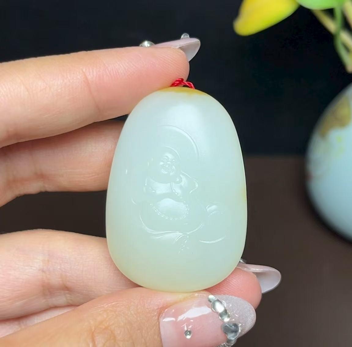 新疆和田玉且末料羊脂玉佛公（29.3g）