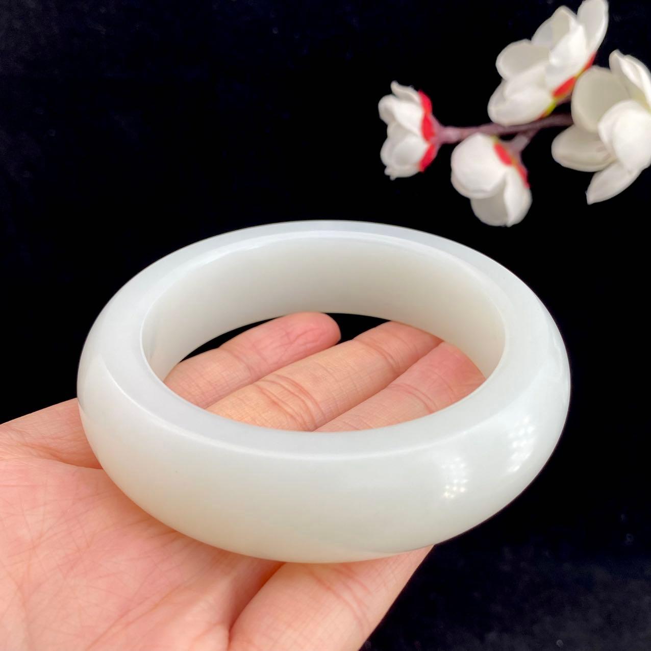 和田玉白玉籽料【手镯】（109.4g）