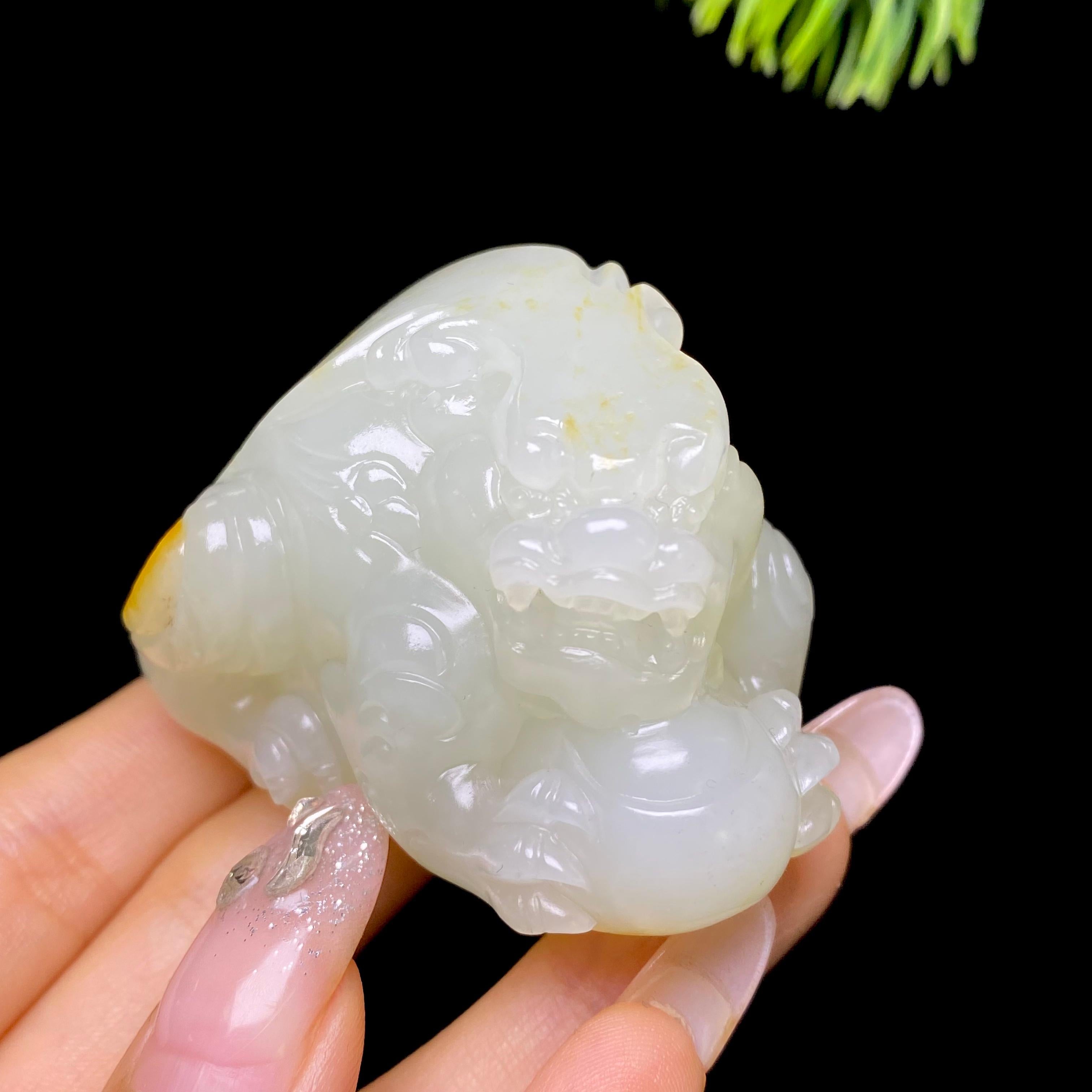 和田玉籽料貔貅手把件（117.1g）