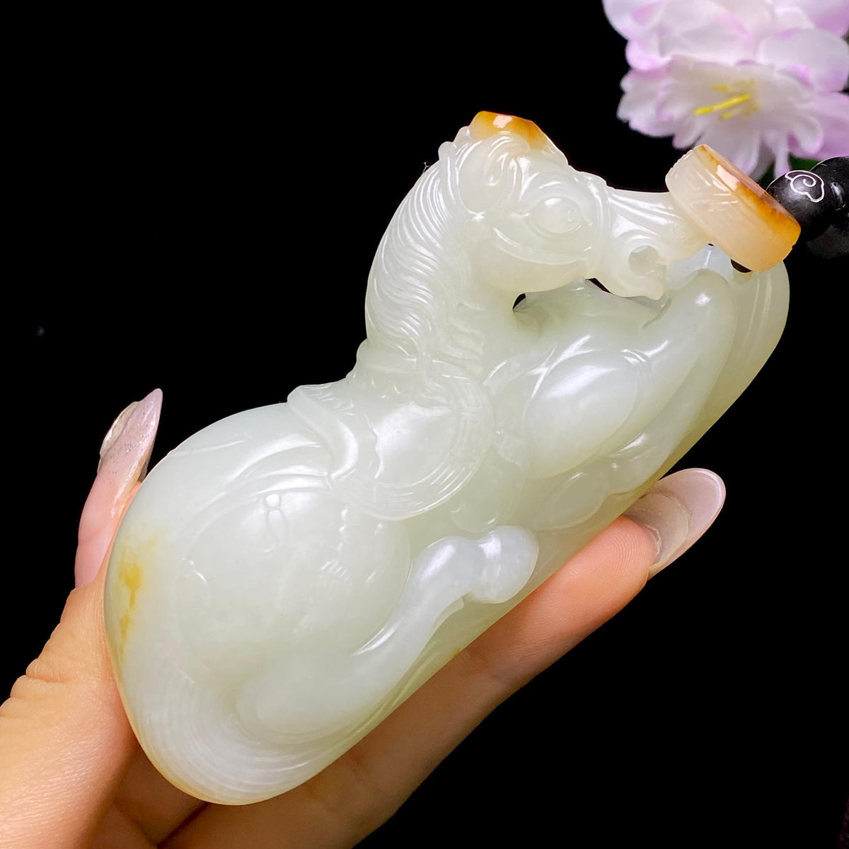 和田玉籽料马到成功手把件（168.4g）