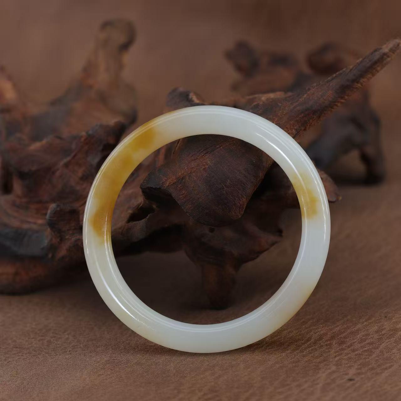 和田玉糖白手镯（29.4g）