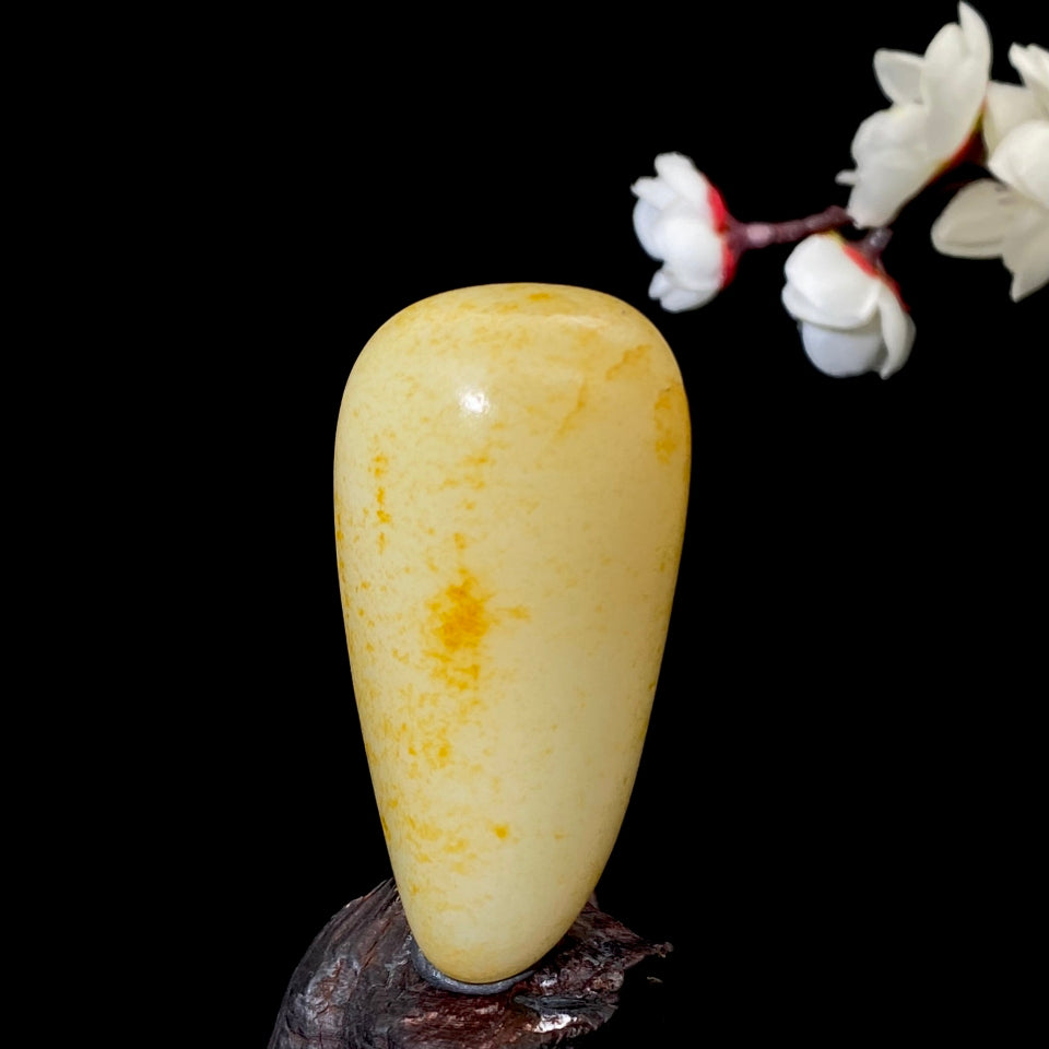 和田玉洒金皮籽料手把件（67.6g）