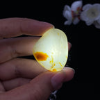 和田玉黄皮青花底籽料小挂件（15.3g）