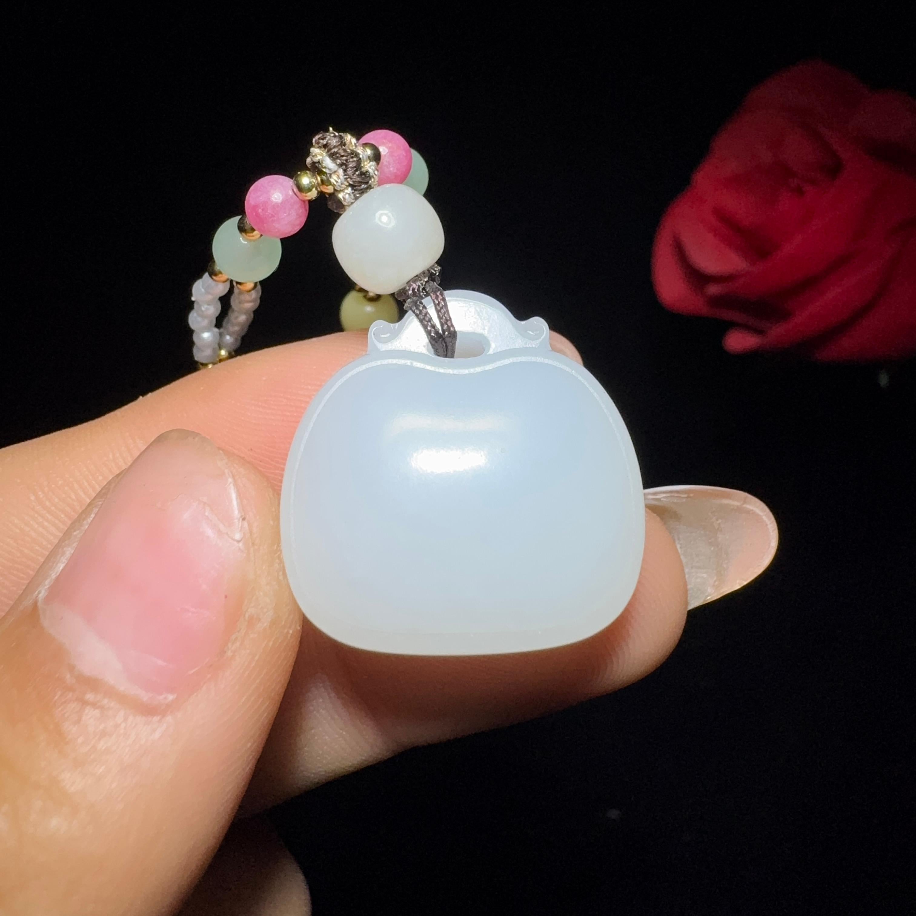 和田玉白玉平安锁（13.9g）