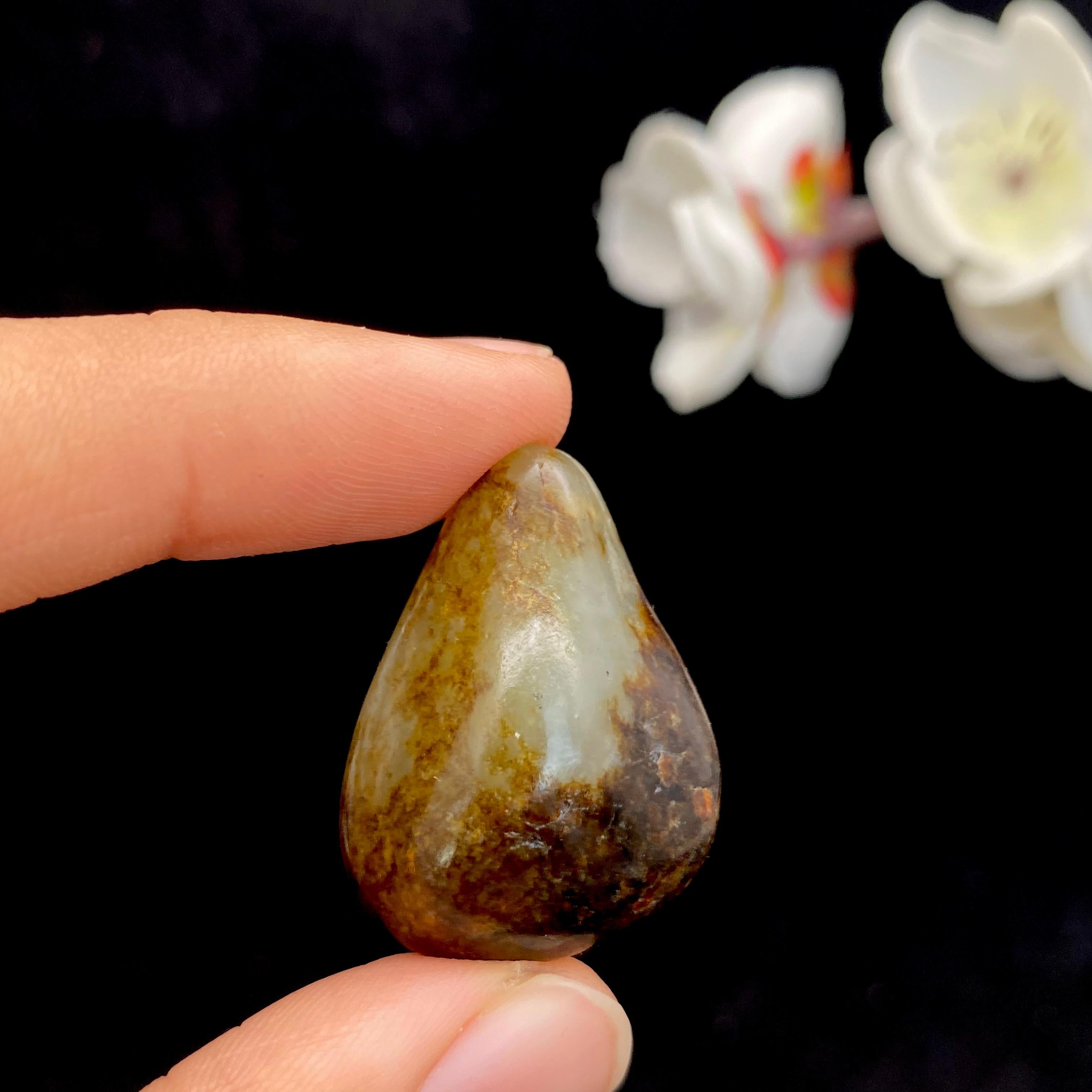 【超值推荐】和田玉聚黑皮籽料吊坠籽（9.8g）