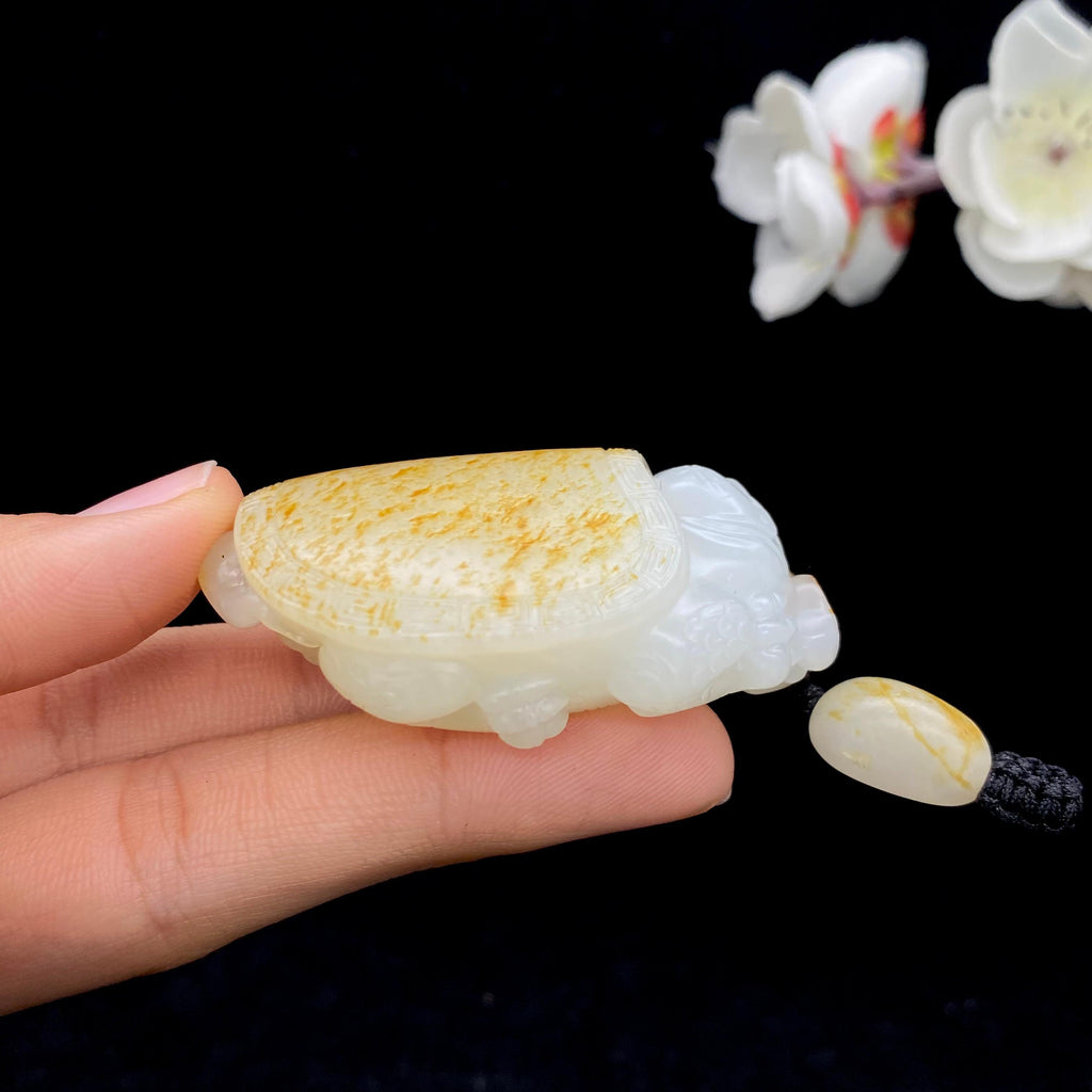 和田玉籽料【龙龟】挂件（60.8g）