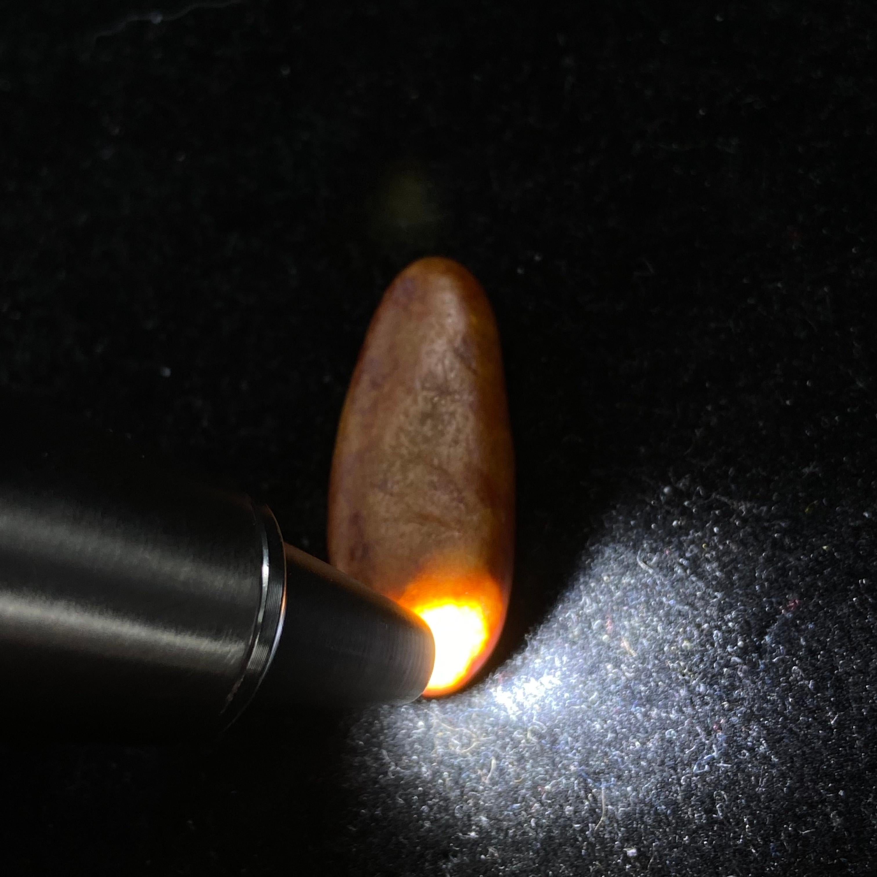 【超值推荐】和田玉红皮籽料（5.4g）