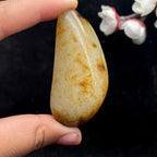 和田玉洒金皮籽料大挂件（52.3g）