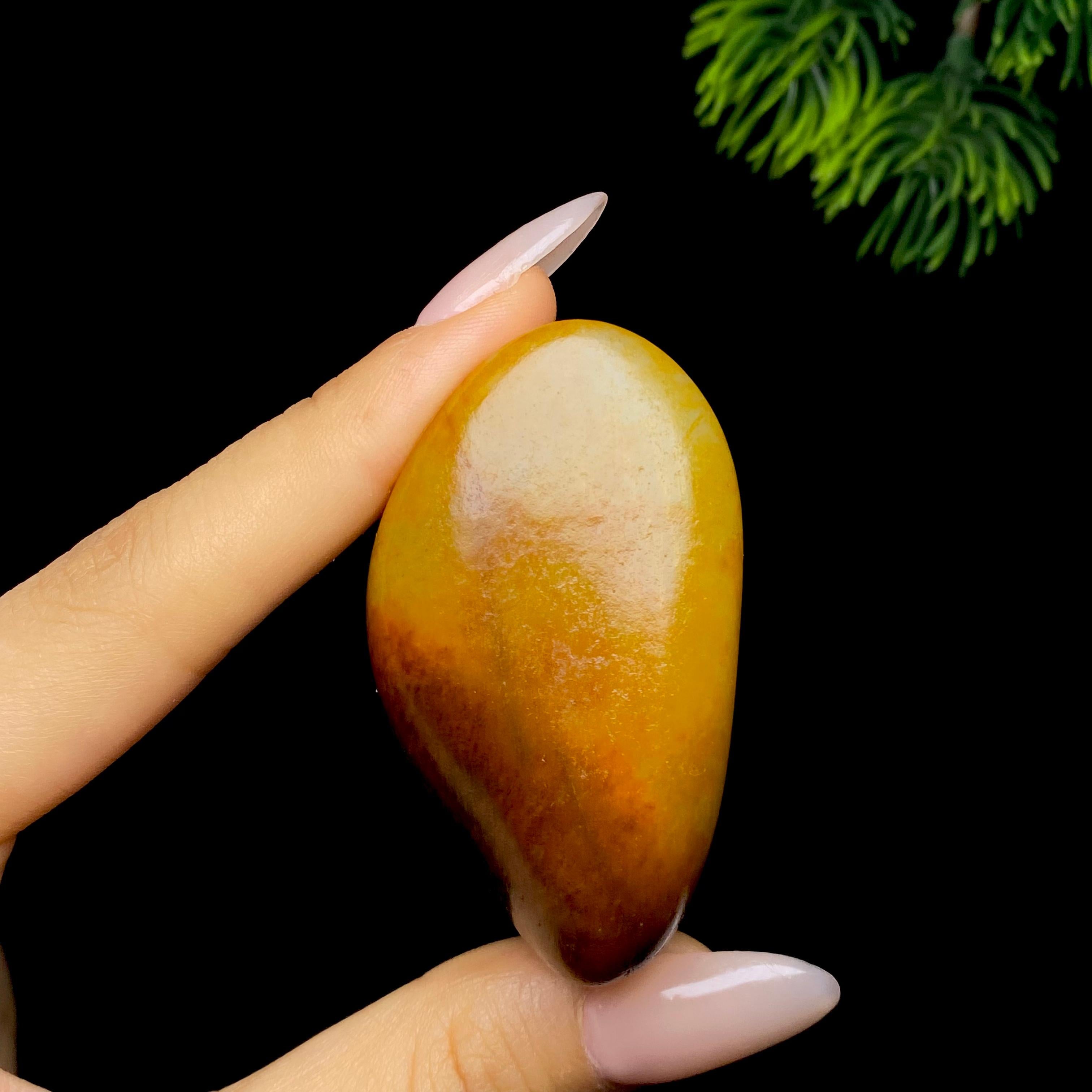 和田玉黄皮籽料（56.8g）