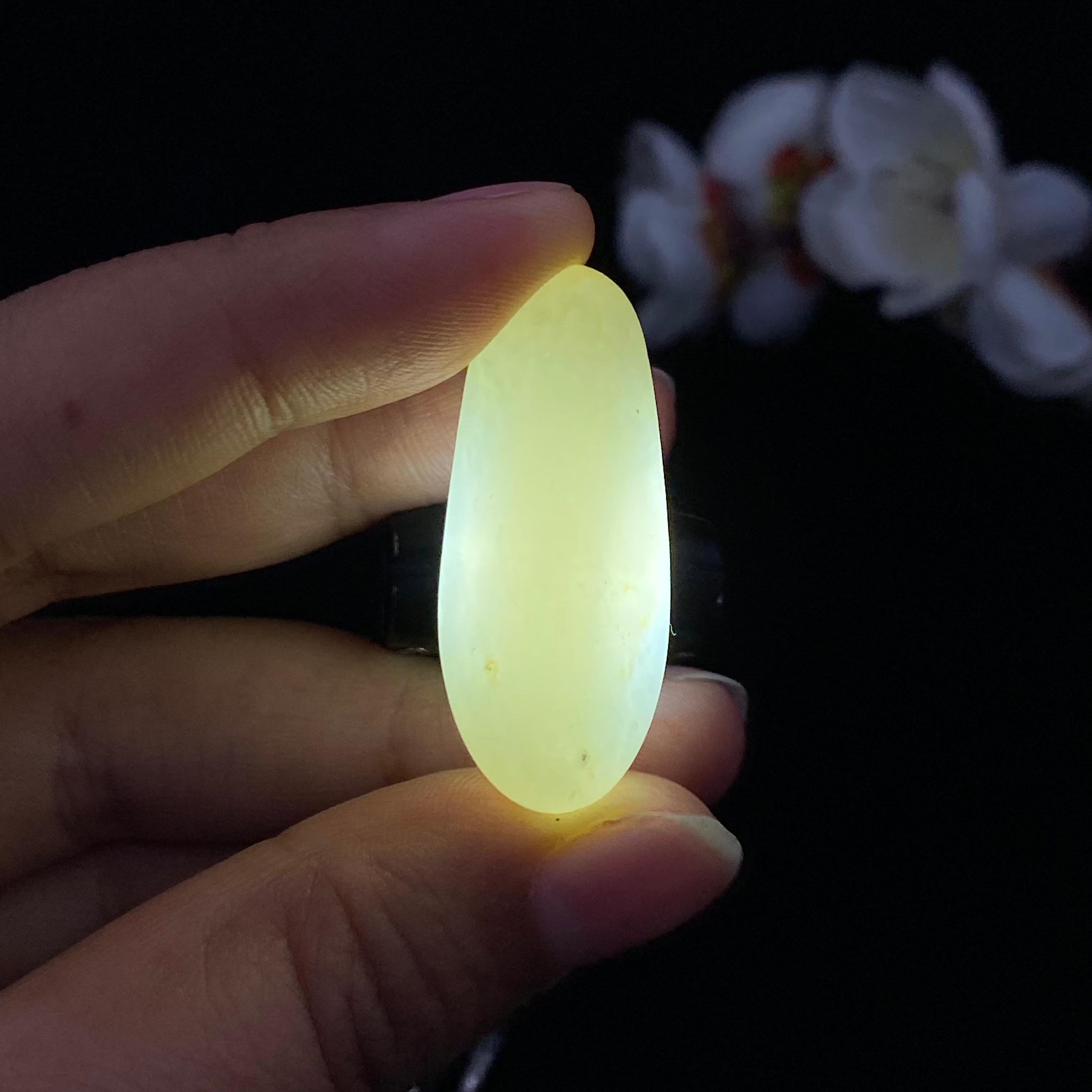 和田玉-白玉籽料原石（11.9g）