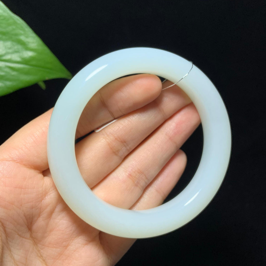 收藏传承级和田山料羊脂白玉手镯（60.8g）