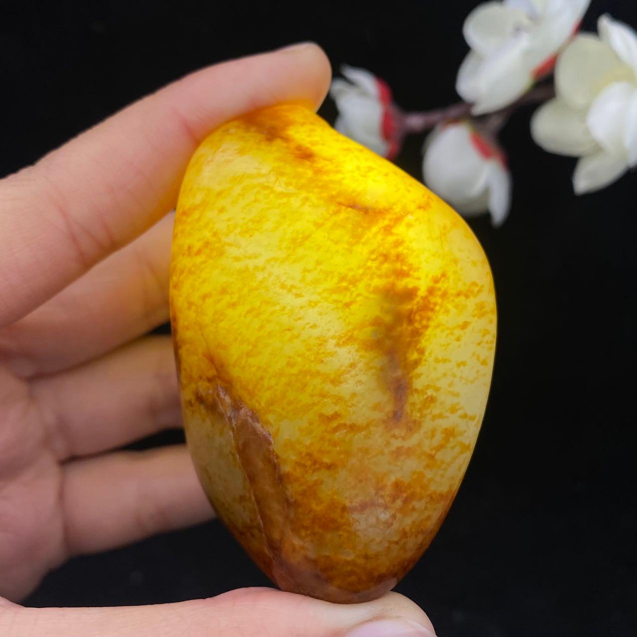 和田玉聚红皮籽料手把件（113.6g）