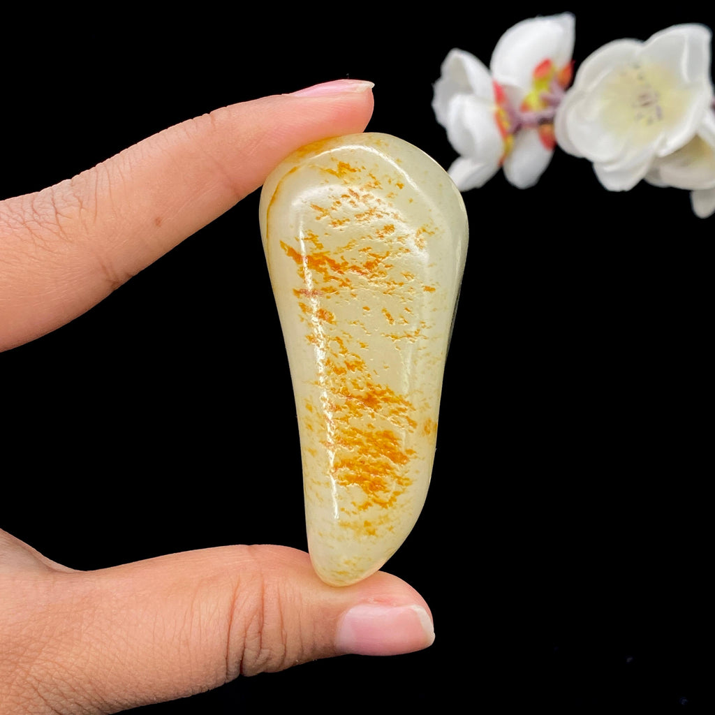 和田玉洒红皮籽料手把件（137.3g）