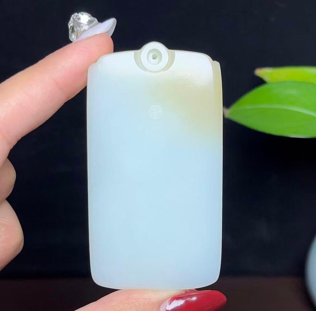 新疆和田玉且末料羊脂玉福字平安无事牌（87.3g）