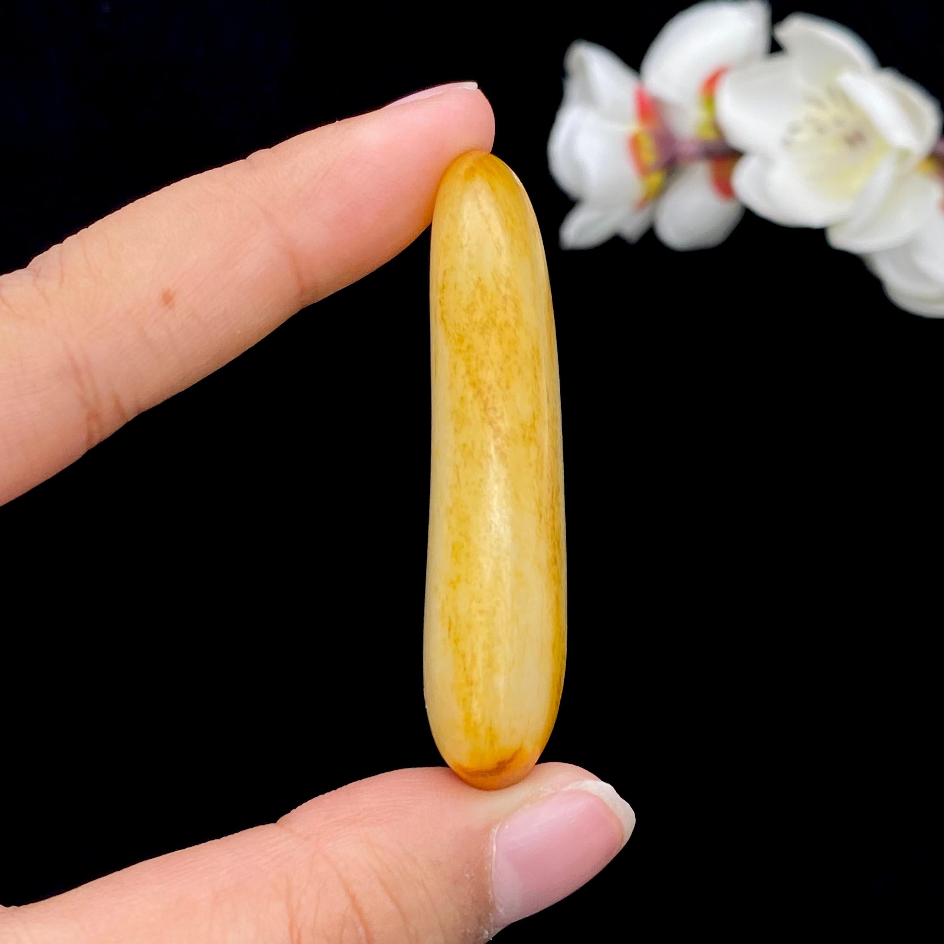 和田玉聚红皮籽料挂件（31.3g）