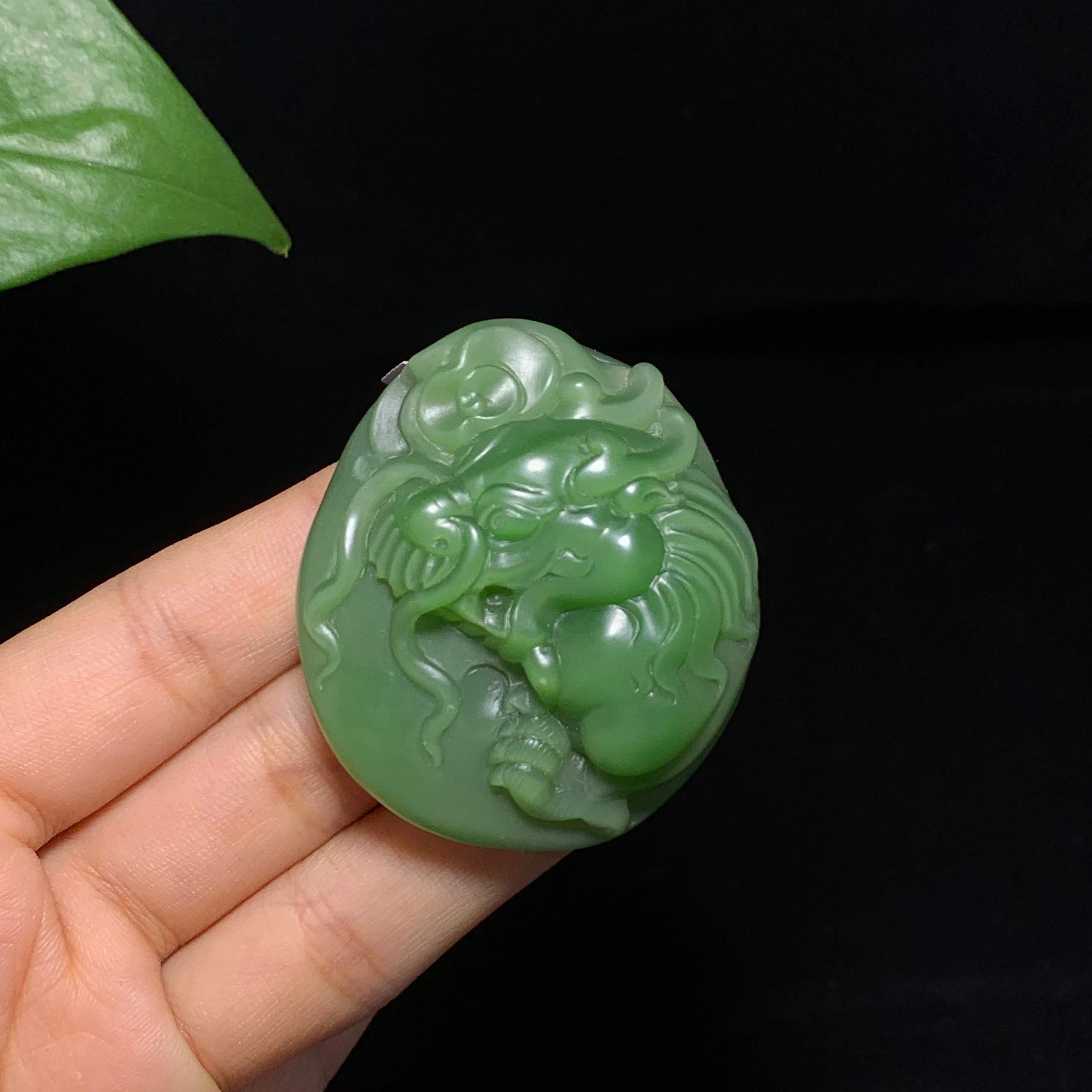 收藏级碧玉粉绿生肖龙挂件（53.0g）
