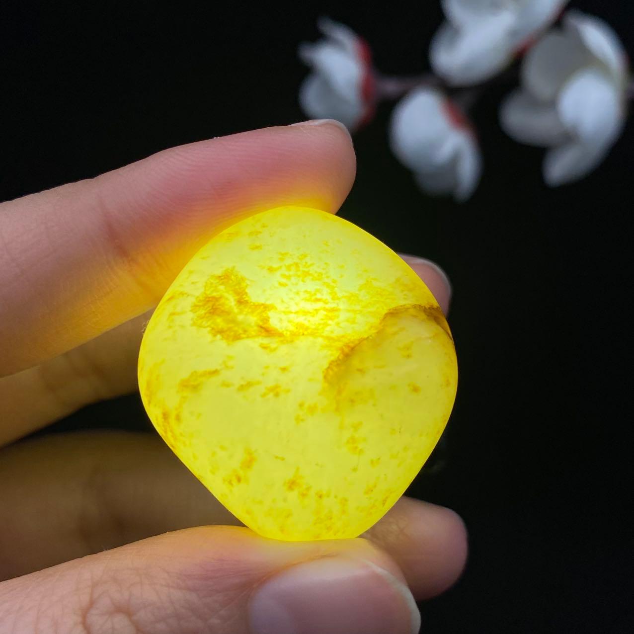 【超值推荐】和田玉洒金皮籽料（16.2g）