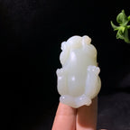 和田山料糖白玉貔貅手把件（115.3g）