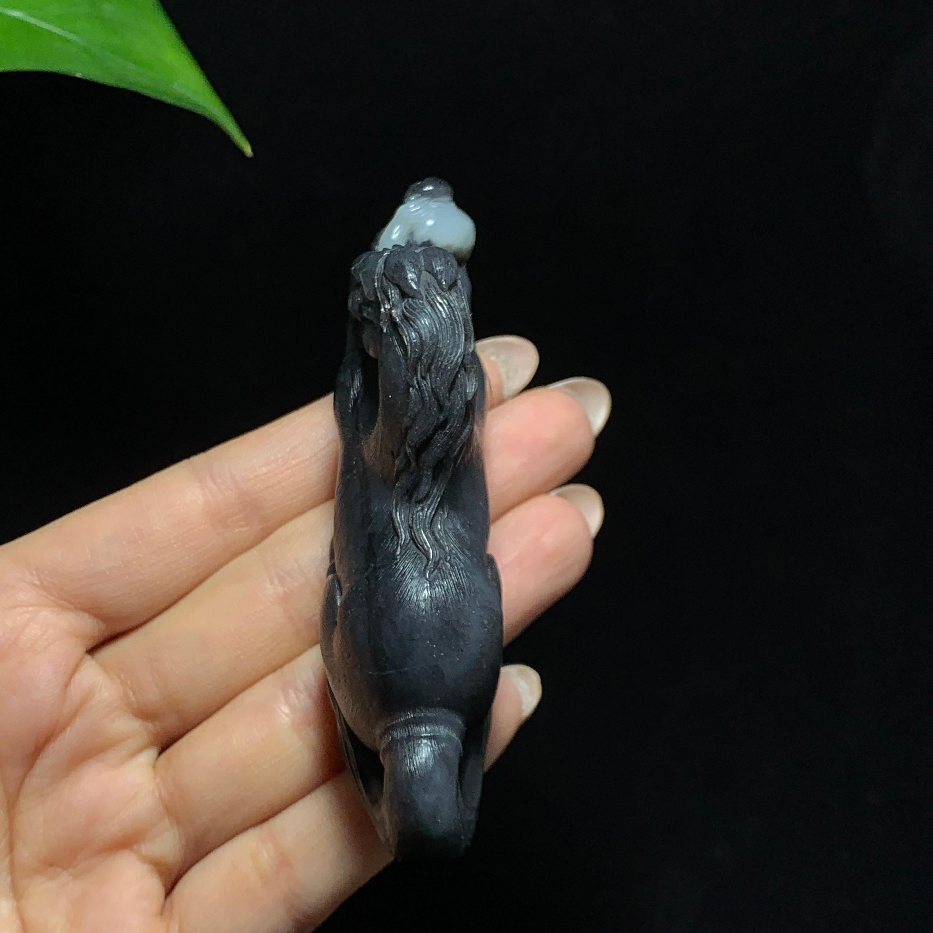 和田籽料青花马到成功手把件（101.5g）