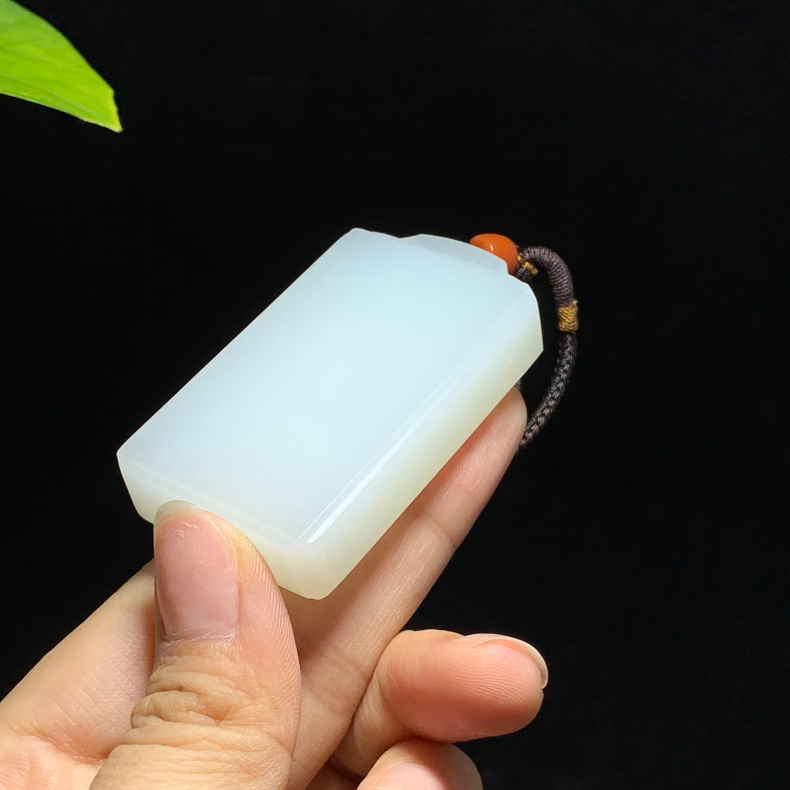 和田山料羊脂白玉无事牌挂件（63.4g）