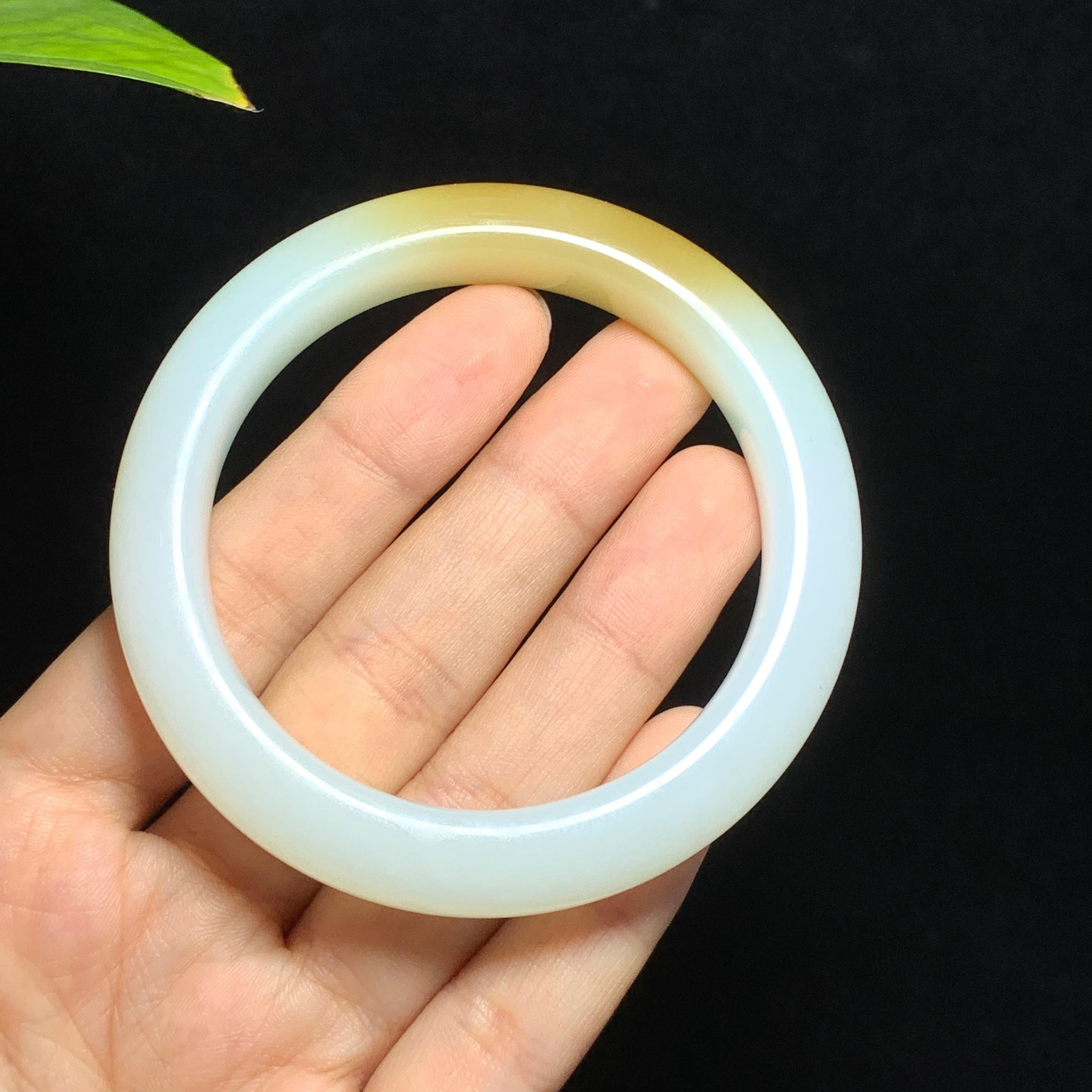 和田山料糖白玉手镯（60.0g）